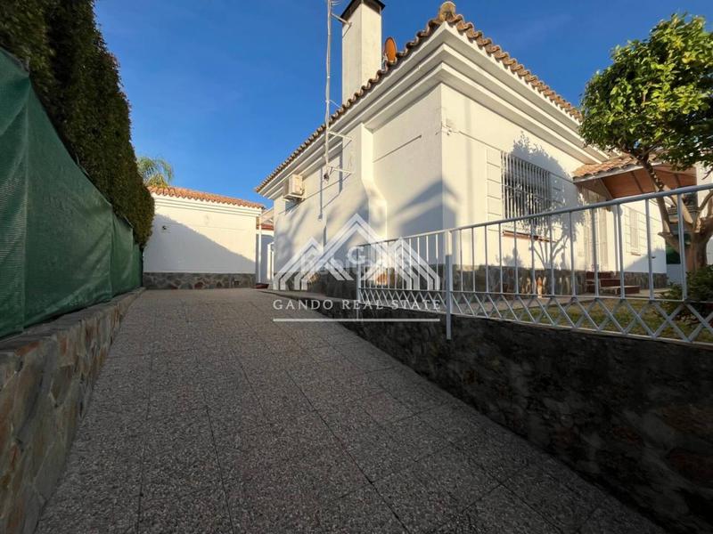 Foto d60463f3-958b-4be7-bdb4-a8d100977b55. Miete chalet mit parking in Olivar de Quintos Montequinto