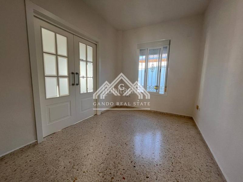 Foto da451570-cb02-49ac-a1e5-df1a8406512a. Miete chalet mit parking in Olivar de Quintos Montequinto