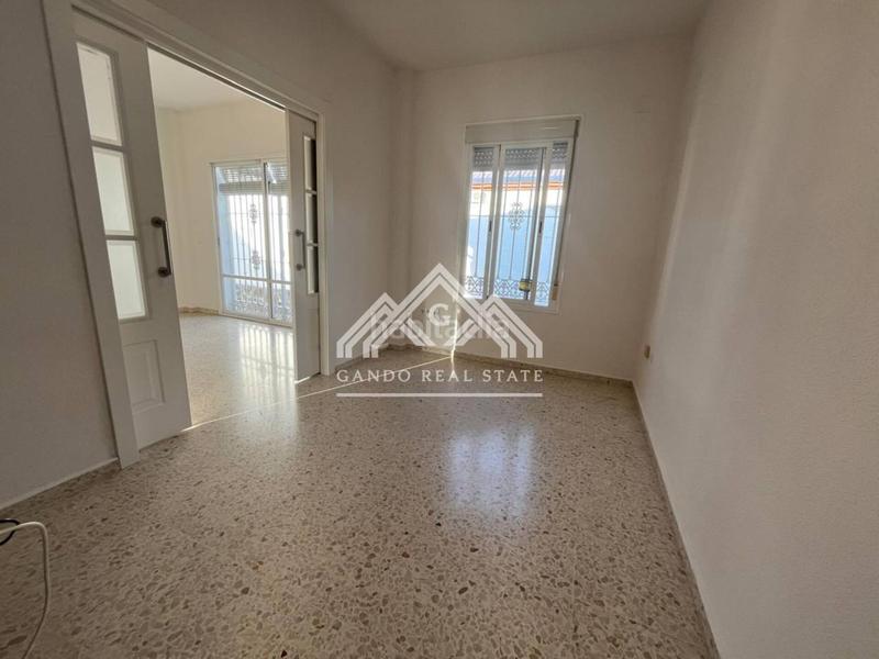 Foto ee2ef94d-cbd3-43f7-8b64-a2953c51cb22. Miete chalet mit parking in Olivar de Quintos Montequinto