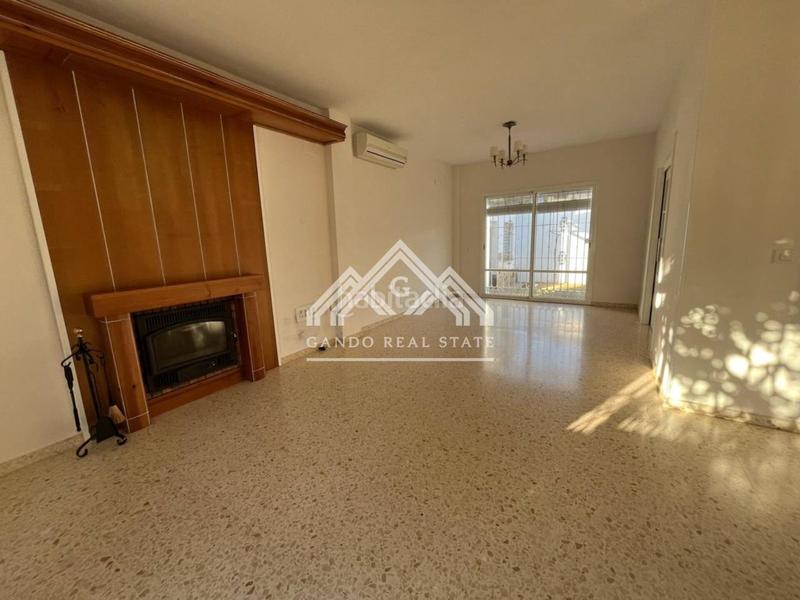 Foto 01f9ba38-ee2d-4e6b-b267-a858d5136392. Rent chalet with parking in Olivar de Quintos Montequinto