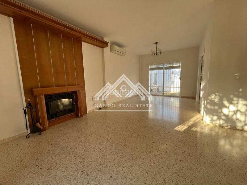 Foto 0edfebec-e5d1-4e67-bded-55d24b1e0383. Rent chalet with parking in Olivar de Quintos Montequinto