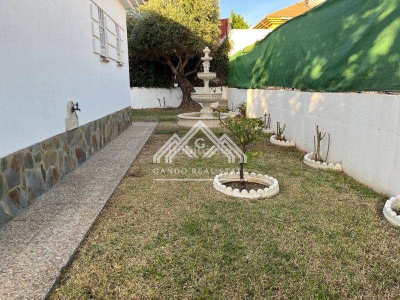 Foto 215a1dbc-43af-4ea2-94ef-148687e58bc7. Rent chalet with parking in Olivar de Quintos Montequinto