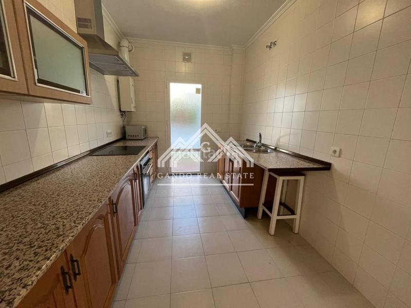 Foto 8705b5ff-42cd-43be-bc15-aedeb091dbdc. Rent chalet with parking in Olivar de Quintos Montequinto