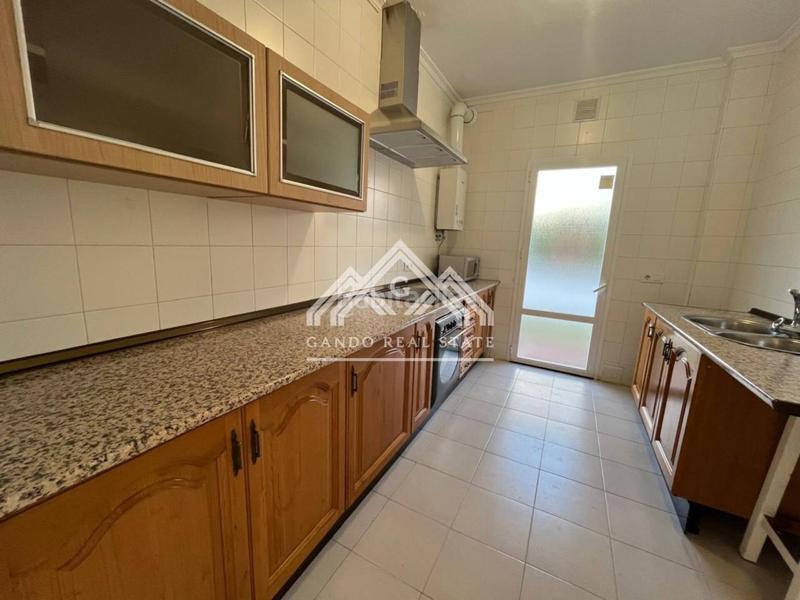 Foto ed4304d0-050e-4187-bf39-ffc39529e7f4. Rent chalet with parking in Olivar de Quintos Montequinto