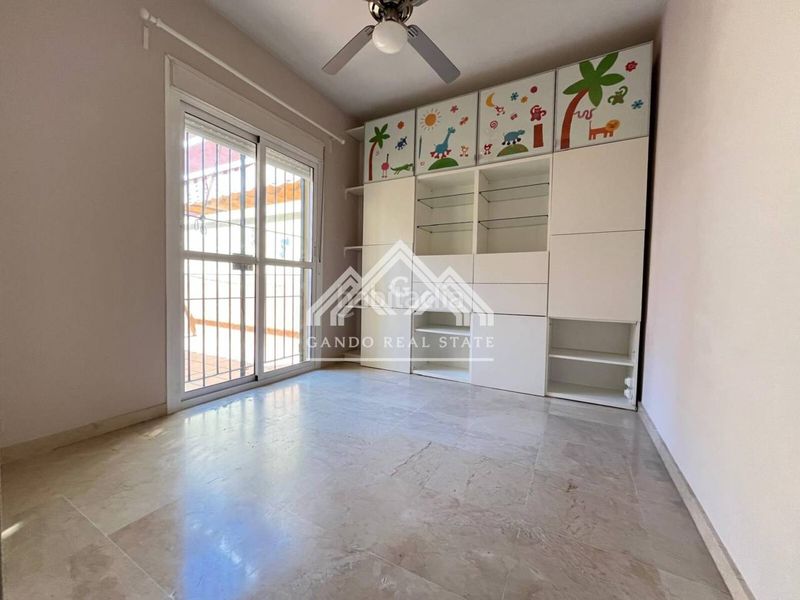 Foto 48ba0f2d-d1a0-4f40-b66d-7e13a35e7840. Casa amb aparcament a Arco Norte - Avda España Dos Hermanas