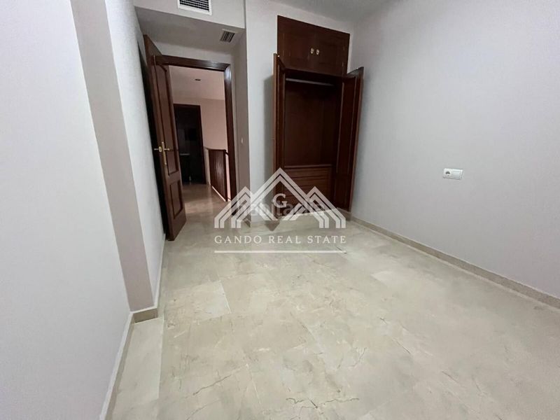 Foto b008615c-23a8-439a-8950-a4375380c4c8. Casa amb aparcament a Arco Norte - Avda España Dos Hermanas