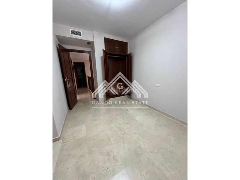 Foto bc2f3d79-67c1-44e2-a2de-6a18228dd59d. Casa amb aparcament a Arco Norte - Avda España Dos Hermanas