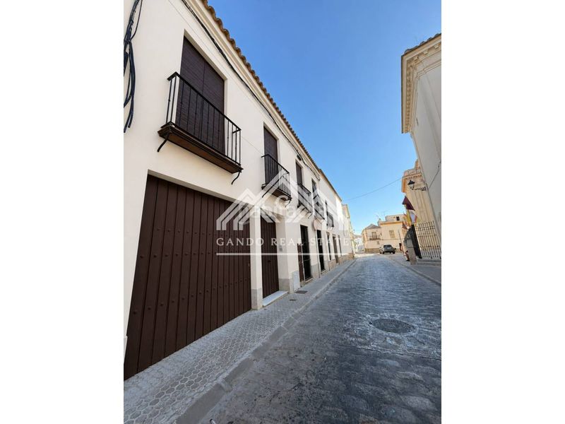 Foto d6072281-1a6a-406b-bab6-021cc1ee2e34. Aparcament cotxe a Centro Utrera