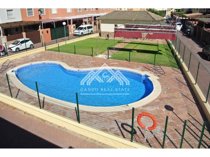 Foto 645478d7-fde7-4a82-b0a8-d9deeedd5bf3. Alquiler casa  en alquiler en arco nortela alquería en Dos Hermanas