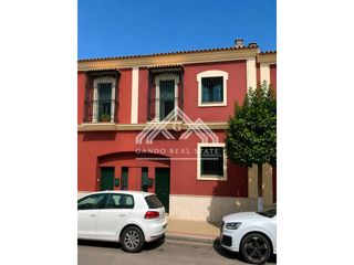 Semi detached house  Calle deshuesadora. Venta de casa adosada en el centrodoña mercedes, dos hermanas