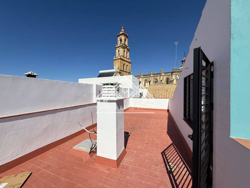 Foto da1c34f3-4cf0-4ad1-bfa4-0dc0d4e61c24. Piso duplex en Centro Utrera
