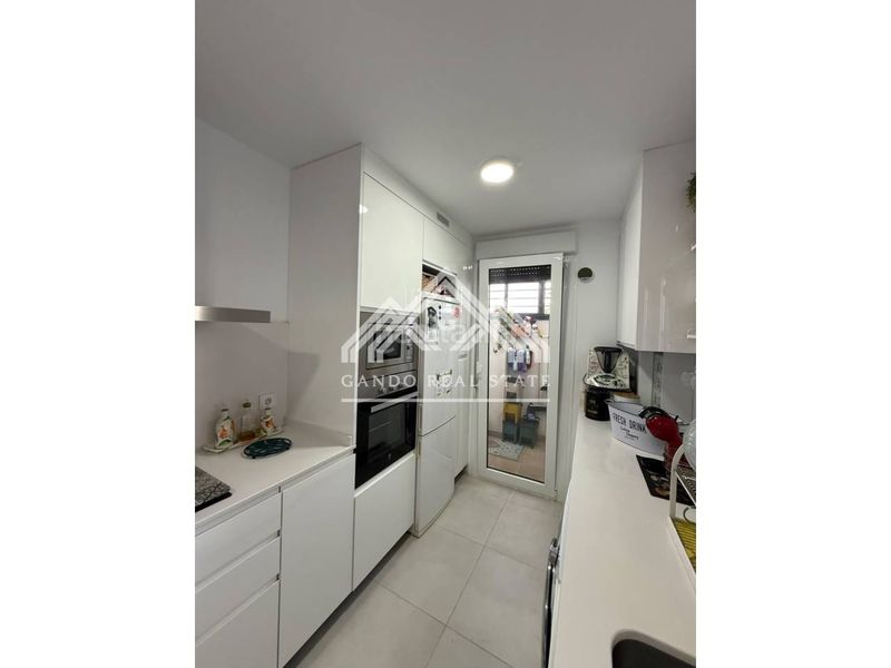 Foto ba4942a7-a24b-46b4-bcb5-b9343177465a. Casa amb aparcament piscina a Entrenúcleos Dos Hermanas