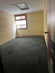 Office space in Manuel iradier 3. Oficina en venta en centro, 5 dormitorios.