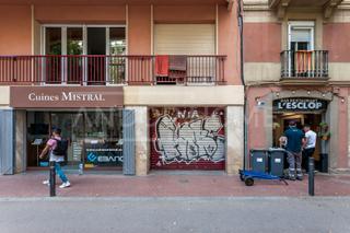 Aparcament cotxe  Avinguda de mistral. Plaza de parking en el barrio de sant antoni