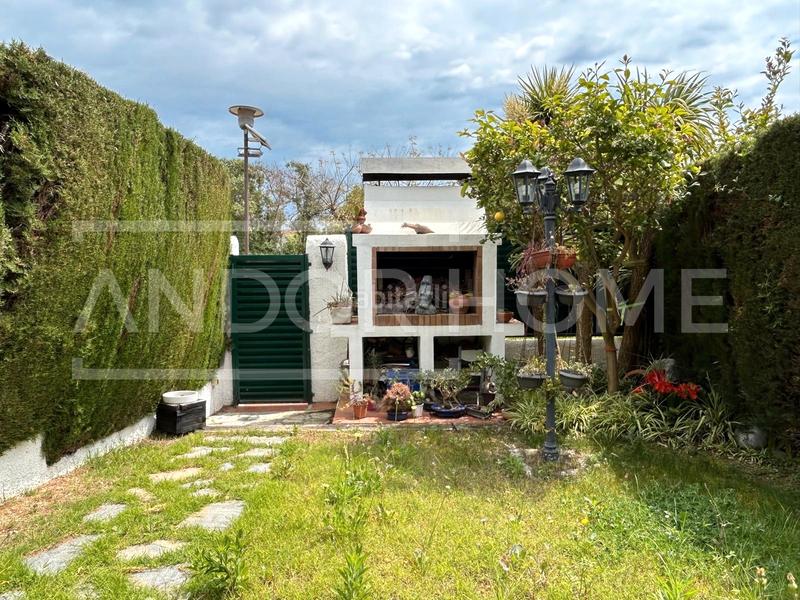 Foto 3748bb4f-9448-4d5c-8c6a-f74ead7bbe1d. Casa bifamiliare con parcheggio piscina in Cunit residencial Cunit