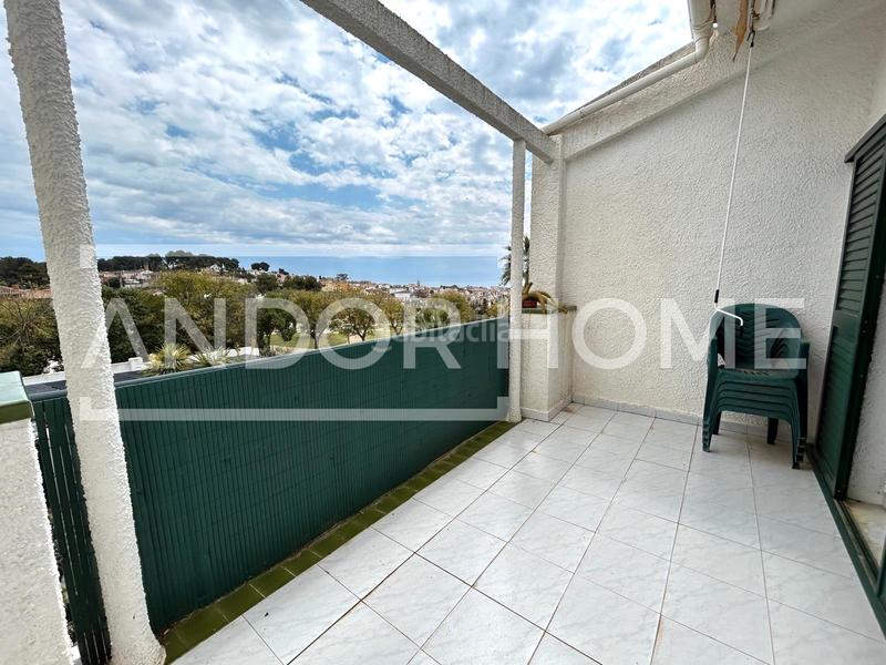 Foto 8cc04520-c7b0-405d-995a-04109895b211. Casa bifamiliare con parcheggio piscina in Cunit residencial Cunit