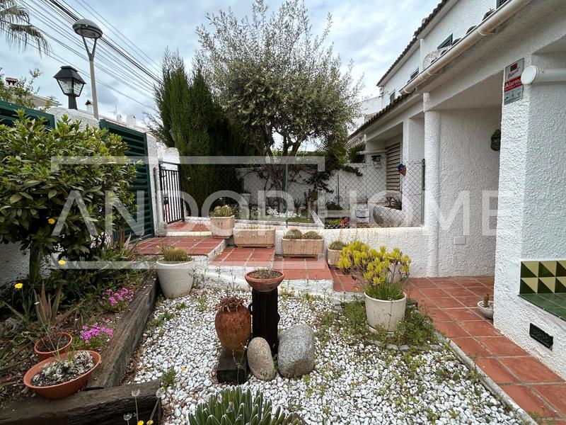 Foto 6bdf7218-e261-432e-b348-2f1bdb8ac81a. Casa pareada en Cunit residencial Cunit