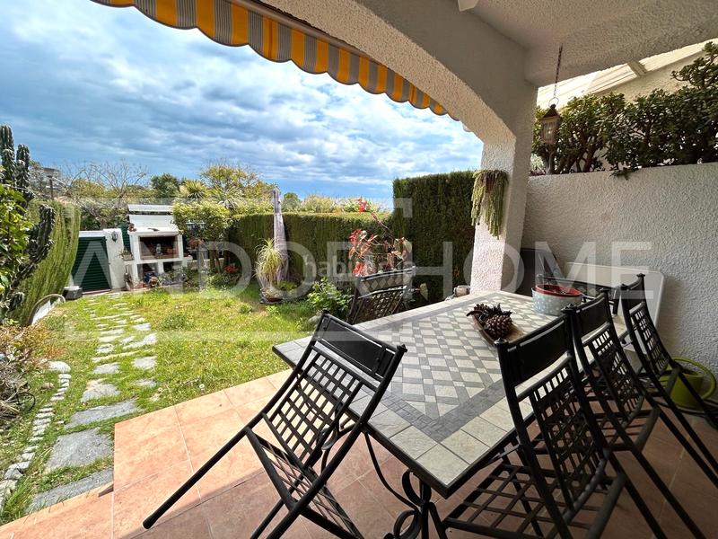 Foto bce6d073-6123-46f6-9634-6ee892b4a45f. Casa pareada en Cunit residencial Cunit