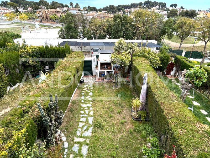 Foto e65b0a46-1d4f-4484-87c6-3d7fd2ffe897. Casa pareada en Cunit residencial Cunit