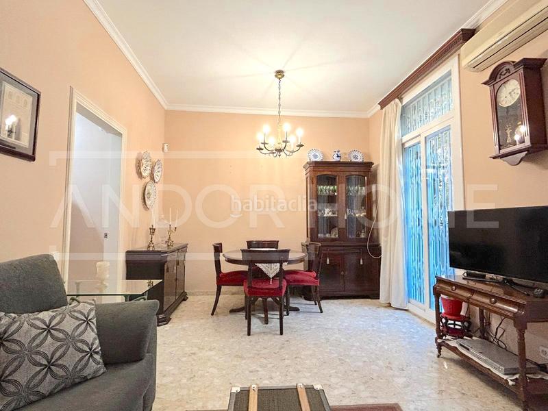 Foto bd7b023b-9d5d-4b96-80fc-974717c0a1b9. Piso en Sant Antoni Barcelona