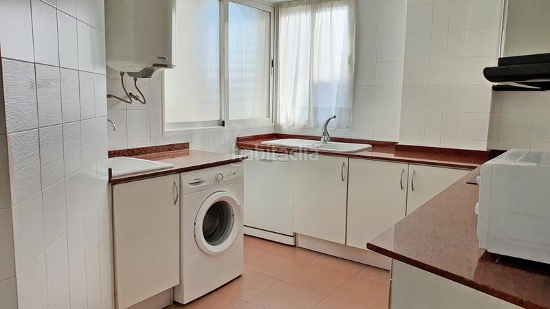 Foto 8a9beb6a-b3e4-4c23-805d-5dcfc392a0df. Lloguer apartament amb aparcament piscina a Playa de Gandía Gandia