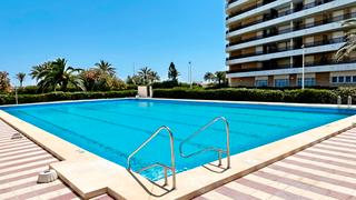 Lloguer Apartament  Avinguda del nord. Coqueto apartamento en primera línea de playa de gandia