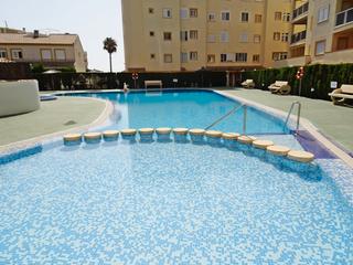 Lloguer Apartament  Carrer de roderic de osona. Bonito adosado a 100 metros de la playa en oliva - san fernando