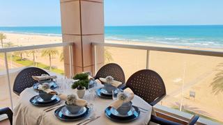 Appartement  Passeig marítim de neptú. Apartamento de 3 dormitorios en primera linea de playa en playa