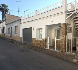 Casa adossada a Sant Pere. Casa en tordera