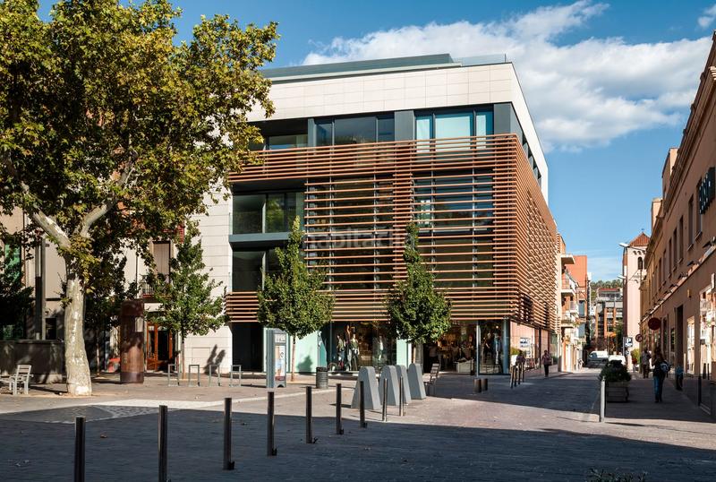 Foto 7ede2bac-8ea0-49c9-90ae-6cac226a7f59. Location parking voiture dans Centre Granollers