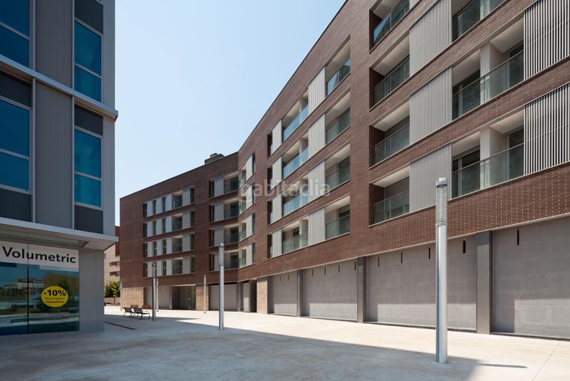 Foto c5262e7b-b121-4e89-99b1-a893180993a8. Local comercial a carrer del molí d'en saborit 2 a Vic