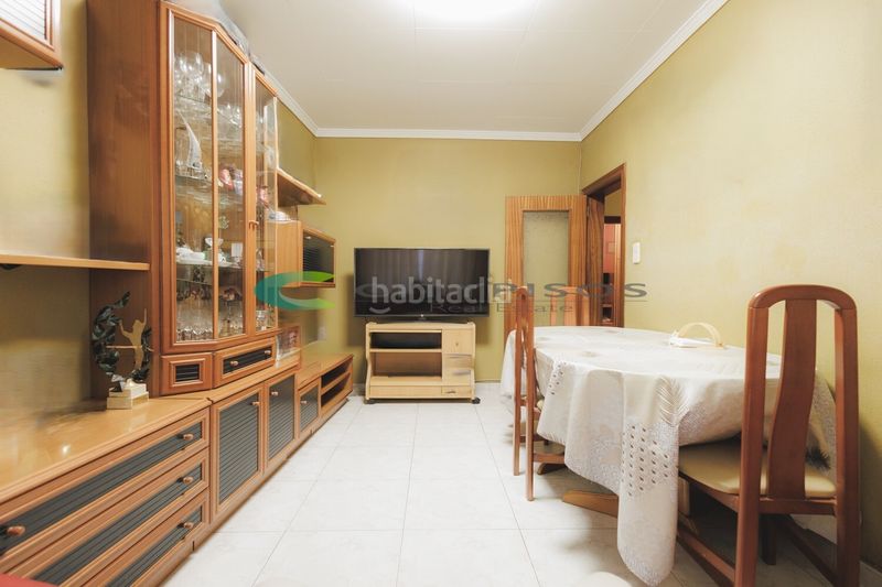 Foto e16e8616-65eb-4917-af5d-7523f49d42c2. Pis a La Bordeta Barcelona