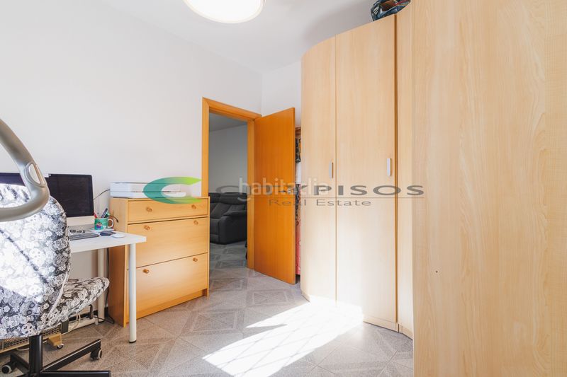Foto 0c601ac0-a801-4464-ba8b-770336490e7d. Pis a La Bordeta Barcelona