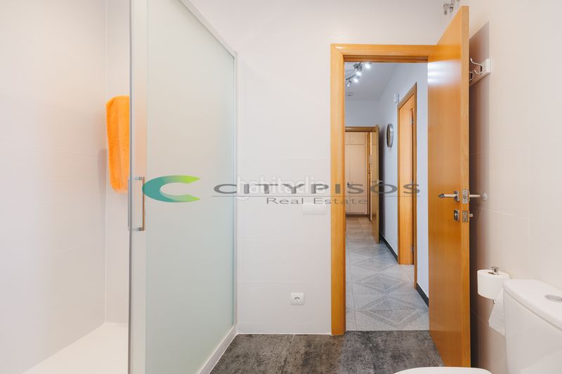 Foto ca96dd84-18de-4fc7-b830-c0a95b6c081b. Pis a La Bordeta Barcelona