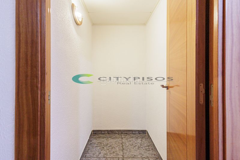 Foto 79836739-0a51-4034-8825-15d88223e9ea. Pis a La Bordeta Barcelona