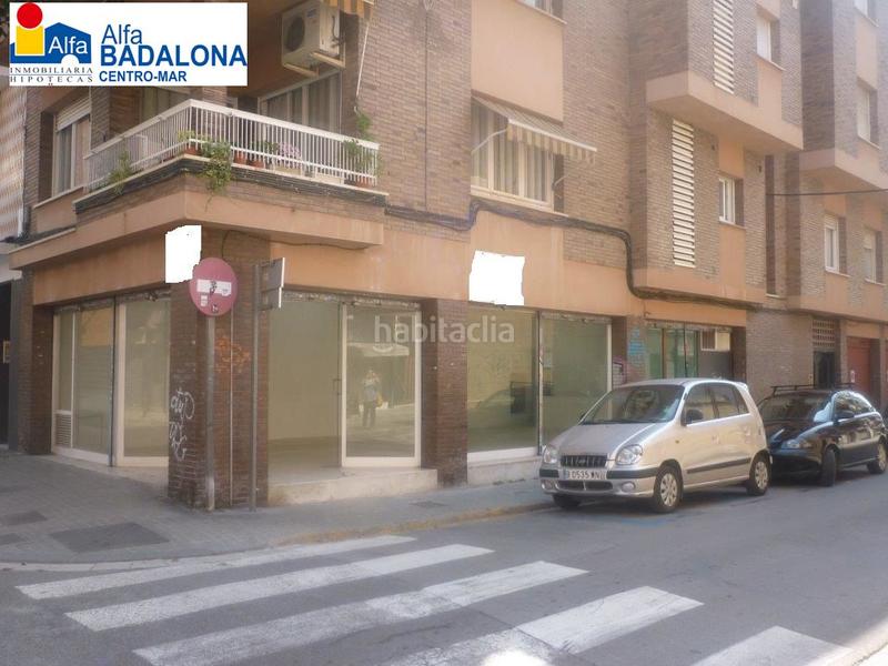 Foto 0e0f214c-5a90-4f4c-b608-b5e892f7c6a2. Local comercial  esquinero centro jto. metro l2 pompeu fabra en Badalona