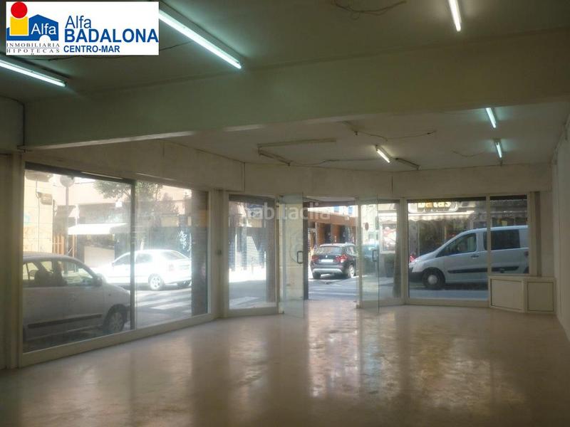Foto 6f090880-1a97-4595-9dd2-3a7a7a74a61b. Local comercial  esquinero centro jto. metro l2 pompeu fabra en Badalona