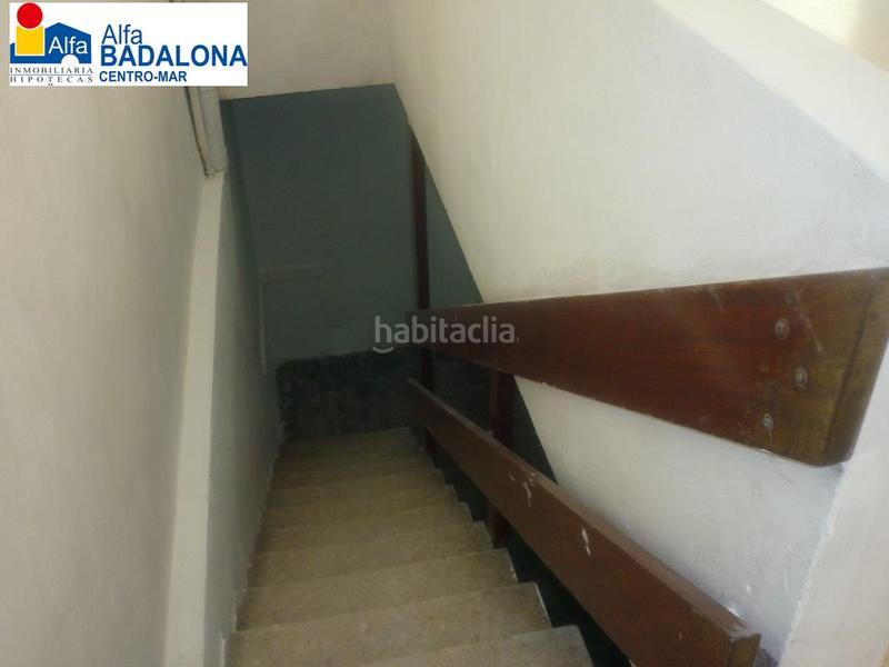 Foto 81f95a8e-5941-495f-a57a-f08e7b80d422. Local comercial  esquinero centro jto. metro l2 pompeu fabra en Badalona