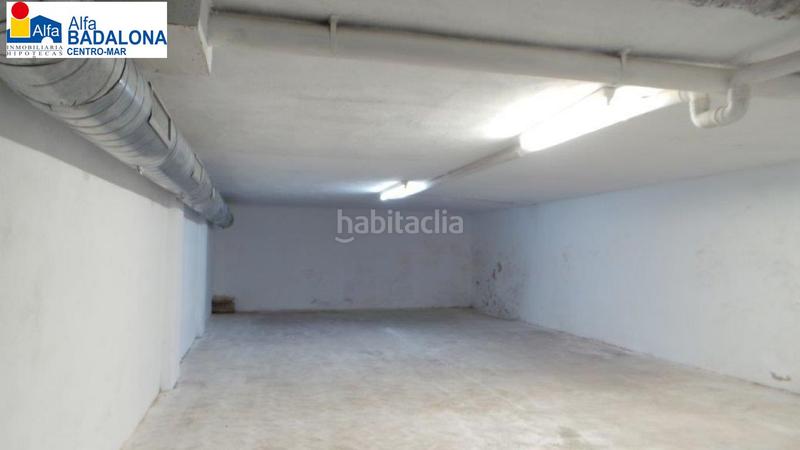 Foto 920654a7-5adb-4116-b887-16671daba093. Local comercial  esquinero centro jto. metro l2 pompeu fabra en Badalona