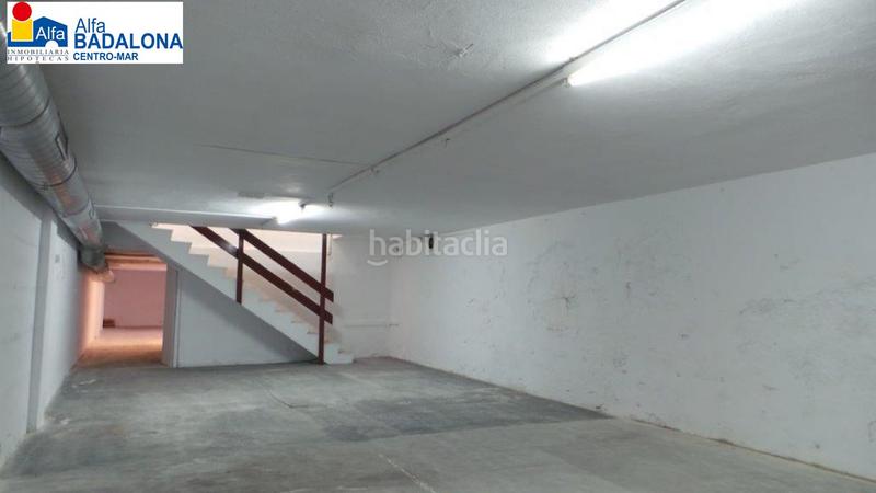Foto a3abb1d6-57b7-4be8-b543-04eda1b9cd46. Local comercial  esquinero centro jto. metro l2 pompeu fabra en Badalona
