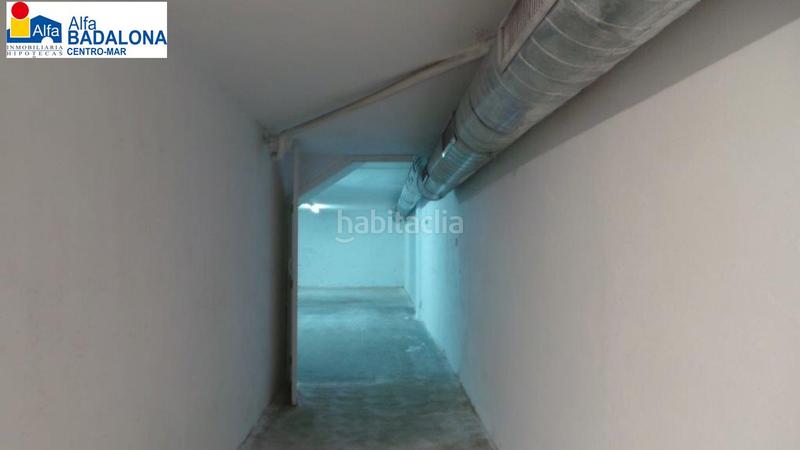 Foto a69ce6dd-84a8-46ec-98d7-70f2bf0032bb. Local comercial  esquinero centro jto. metro l2 pompeu fabra en Badalona
