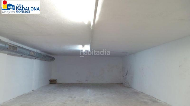 Foto c832b031-6a74-4766-a86d-70c1a4d3e5ae. Local comercial  esquinero centro jto. metro l2 pompeu fabra en Badalona