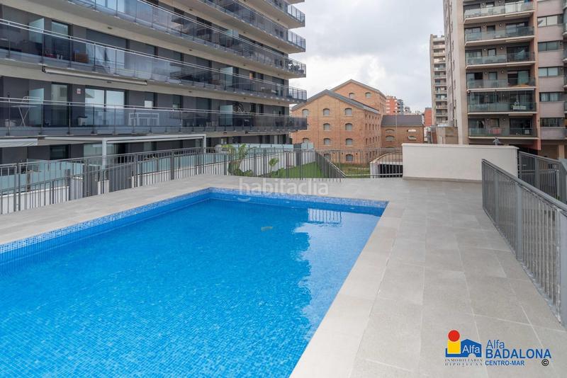 Foto 03e9fc78-4b76-40a4-b802-e8f056a09e2c. Piso  en primera línea de mar de 84 m, 3 habit., terraza de 67 m, zona comunitaria y parking incluido en Badalona