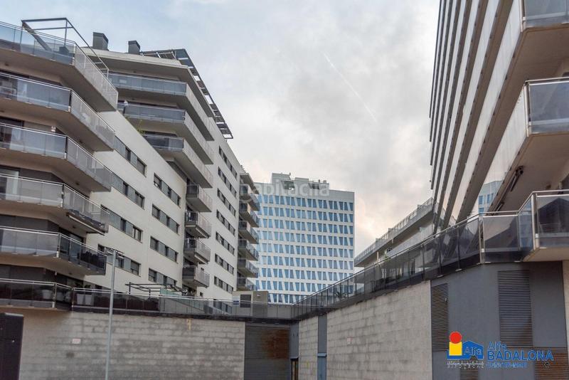 Foto 06fe44f9-da8b-4cbd-91f0-53ab4a338a92. Piso  en primera línea de mar de 84 m, 3 habit., terraza de 67 m, zona comunitaria y parking incluido en Badalona
