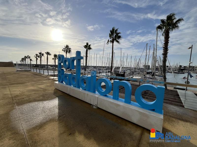 Foto 91b736ab-64a0-45e9-a4f6-29a70200d43e. Piso  en primera línea de mar de 84 m, 3 habit., terraza de 67 m, zona comunitaria y parking incluido en Badalona
