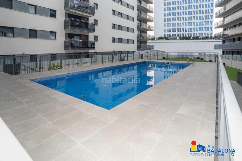 Foto 94041e88-cd4c-4341-b20a-da2559dc1904. Piso  en primera línea de mar de 84 m, 3 habit., terraza de 67 m, zona comunitaria y parking incluido en Badalona