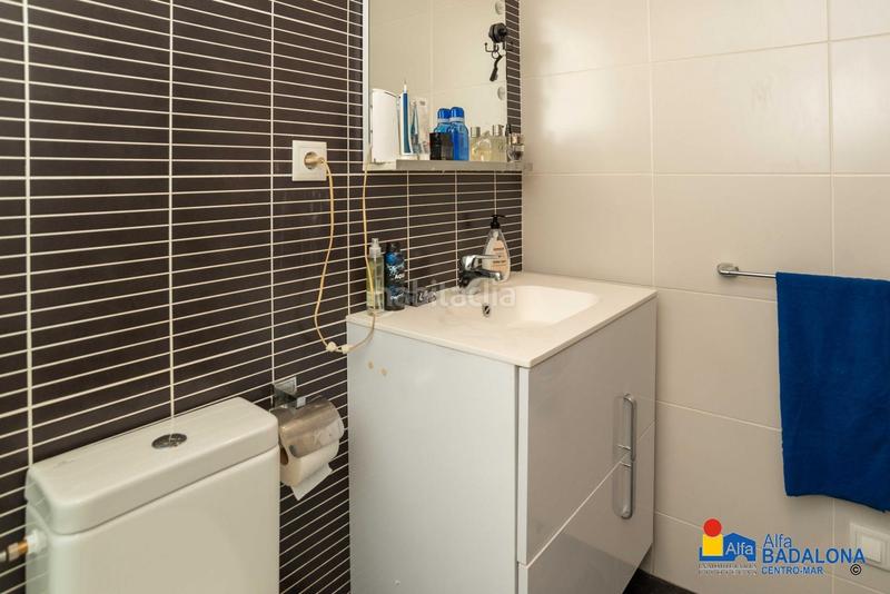 Foto ae3f5f56-3cc7-41f0-a403-651515fc4a4e. Piso  en primera línea de mar de 84 m, 3 habit., terraza de 67 m, zona comunitaria y parking incluido en Badalona