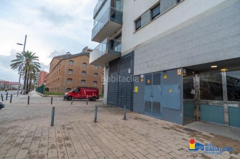 Foto f0f49afd-22eb-4322-85d4-37e7252f08c6. Piso  en primera línea de mar de 84 m, 3 habit., terraza de 67 m, zona comunitaria y parking incluido en Badalona