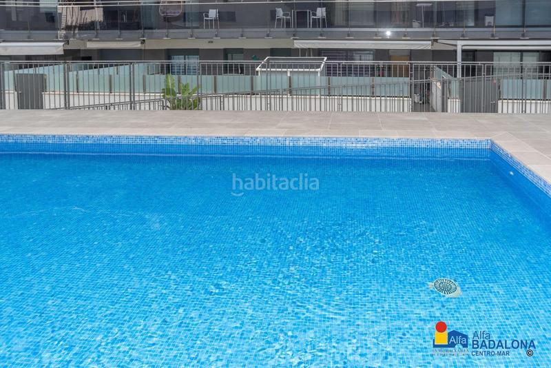Foto fb7ef337-b4a5-42cf-857b-c1abea4a6dfd. Piso  en primera línea de mar de 84 m, 3 habit., terraza de 67 m, zona comunitaria y parking incluido en Badalona