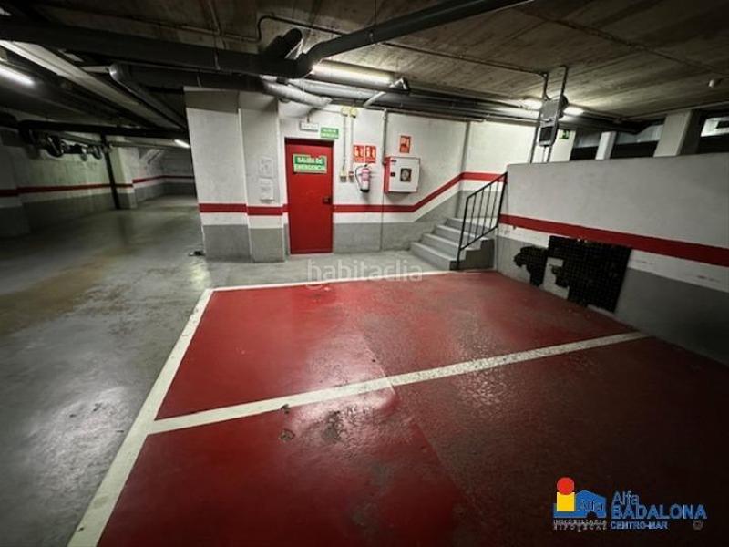 Foto bc857236-d054-489d-92db-b12edfc553b0. Parking coche parking en plaça vaixell maria assumpta, venta o alquiler en Badalona